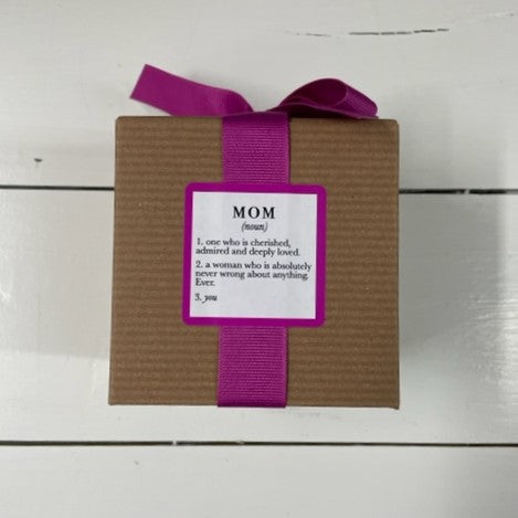 'Mom' Definition Candle