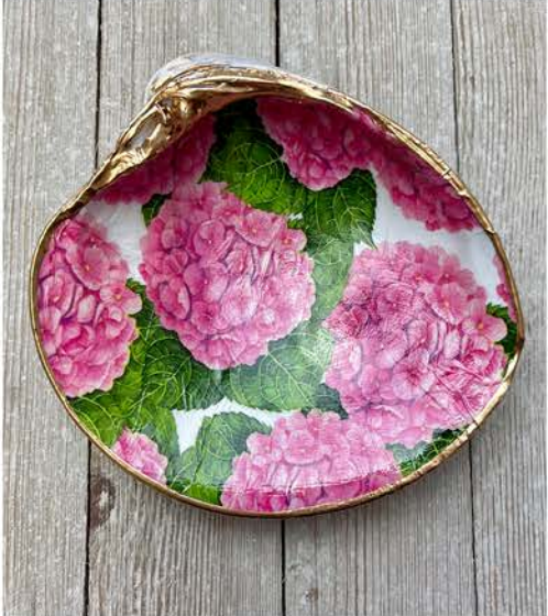 Clam Shell - Pink Hydrangea