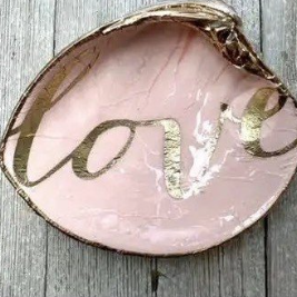 Clam Shell-Pink Love Heart